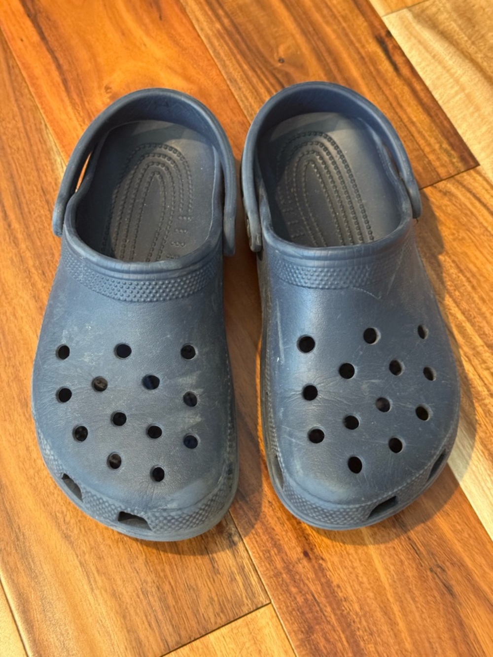 CROCS Kids Navy Blue Classic Clogs Youth 6